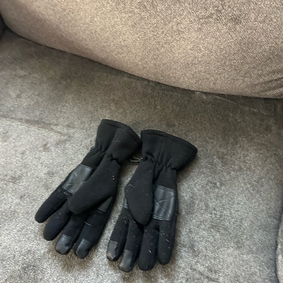 RedHead Black Gloves and Beanie Set - Picture 3 of 5